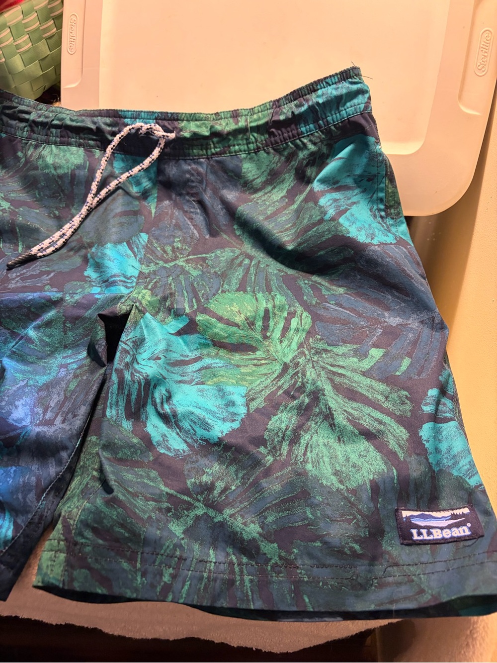 L.L. Bean Men’s Tropical Print Swim Trunks - Teal, Green, Navy size small